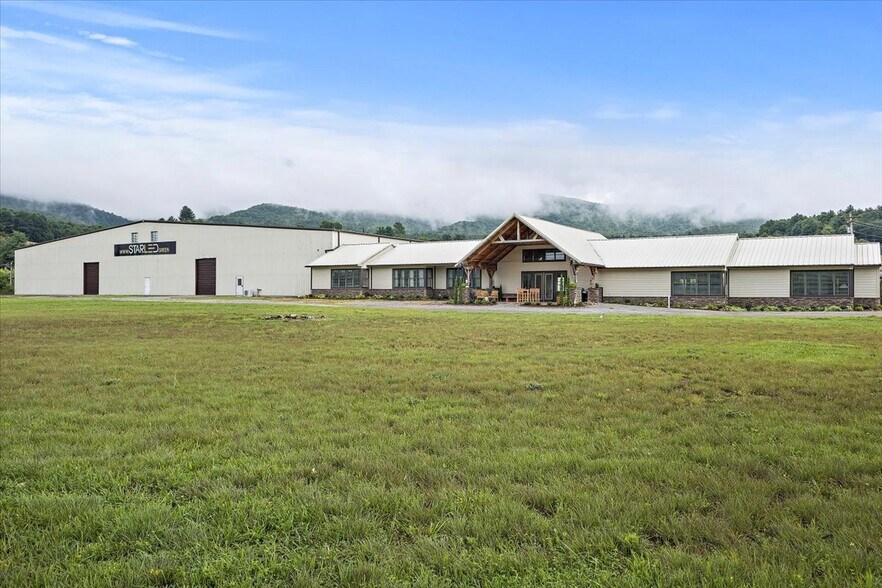 241 Industrial Park Rd, Mountain City, TN à vendre - Photo principale – Image 1 sur 128