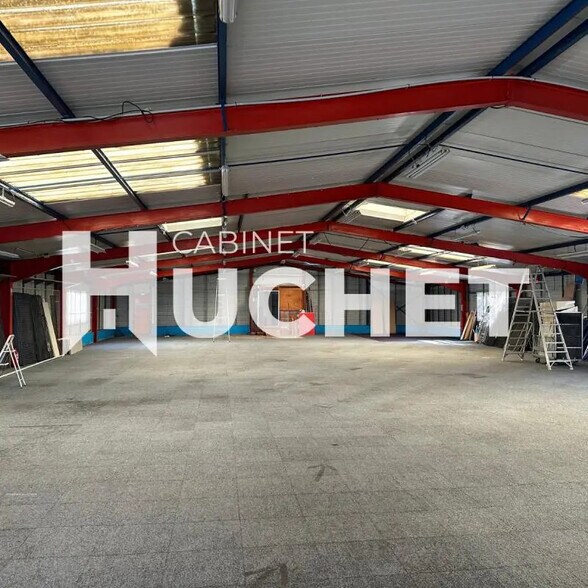 Local d'activités dans Ouistreham à vendre - Photo de l’immeuble – Image 1 sur 2