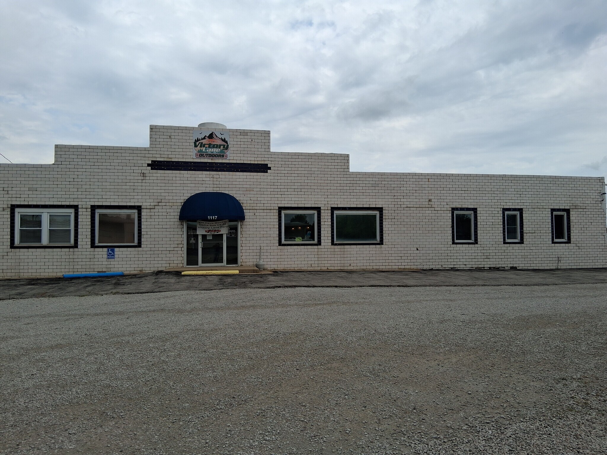 1117 N Old Route 66, Litchfield, IL à louer Photo de l’immeuble– Image 1 sur 11