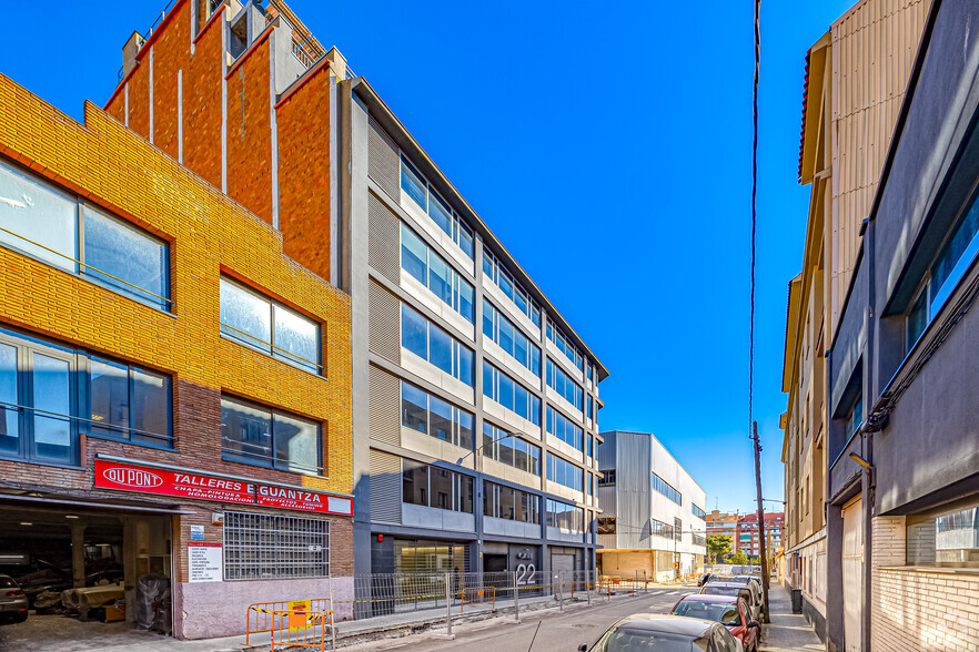Carrer Del Gall, 20-22, Esplugues de Llobregat, Barcelona à louer - Photo de l’immeuble – Image 2 sur 3