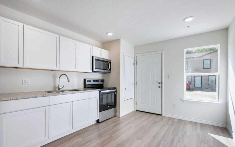 7302 Mary Abbott St, San Antonio, TX à vendre - Photo de l’immeuble – Image 3 sur 17