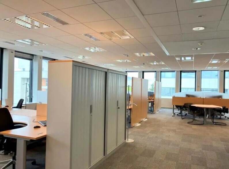 Local d’activités dans Montigny-le-Bretonneux à louer - Photo intérieure – Image 3 sur 7