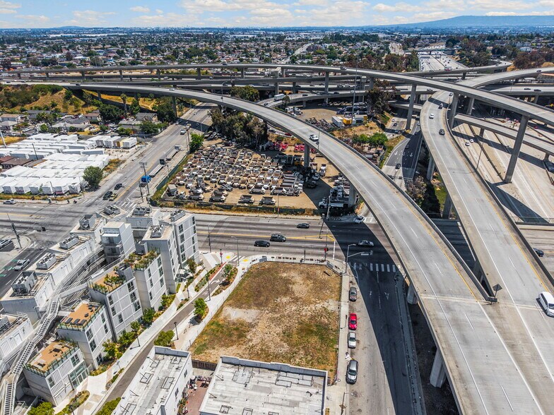 311 W Imperial Highway, Los Angeles, CA à louer - Aérien – Image 2 sur 9