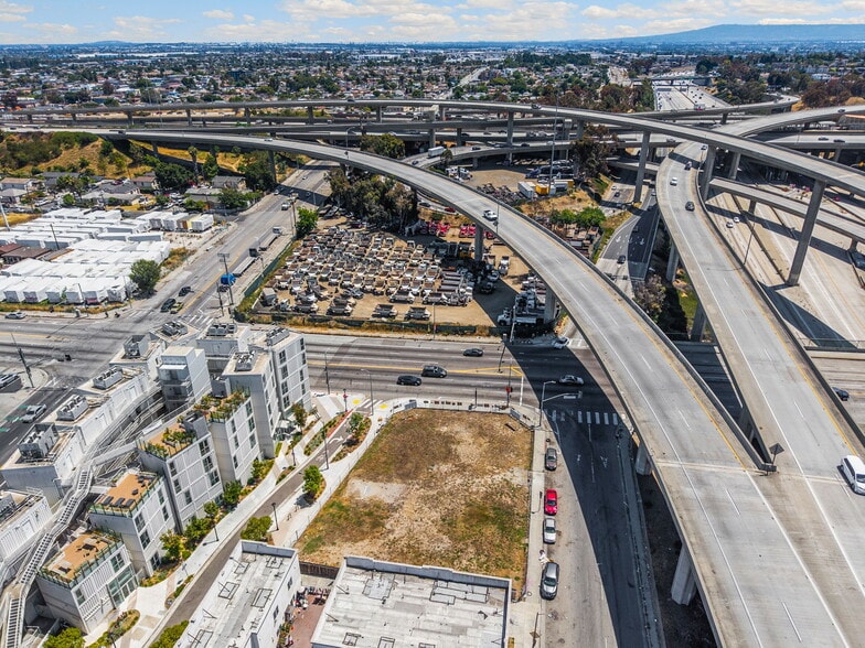 311 W Imperial Highway, Los Angeles, CA à louer - Aérien – Image 2 sur 9