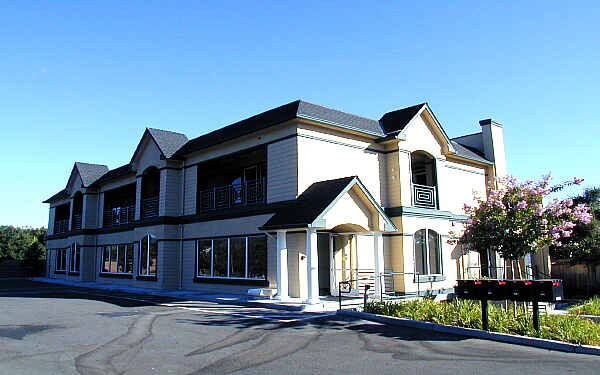 15729 Los Gatos Blvd, Los Gatos, CA à louer - Photo de l’immeuble – Image 2 sur 12