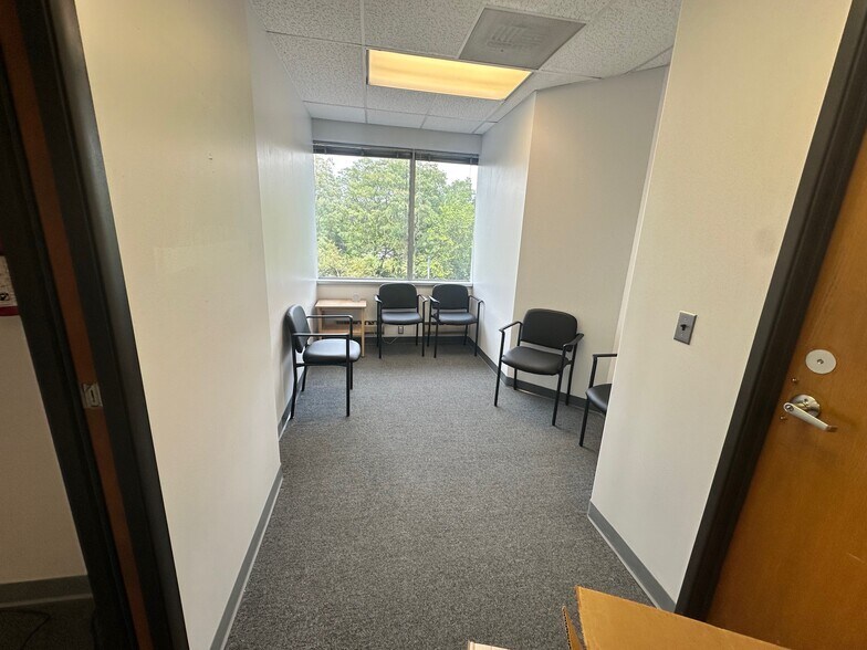 2 Lincoln Hwy, Edison, NJ à vendre - Photo de l’immeuble – Image 3 sur 44