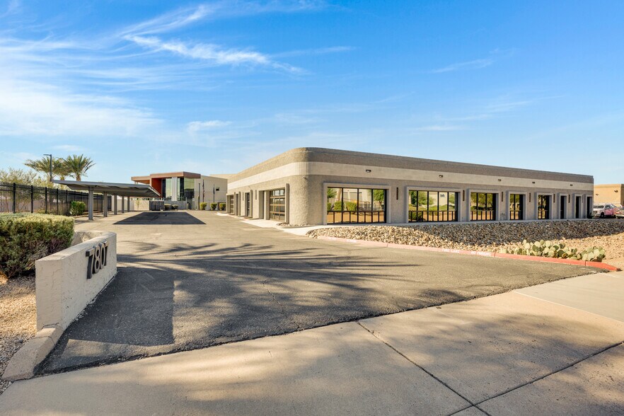 7807 E Greenway Rd, Scottsdale, AZ à vendre - Photo de l’immeuble – Image 1 sur 11