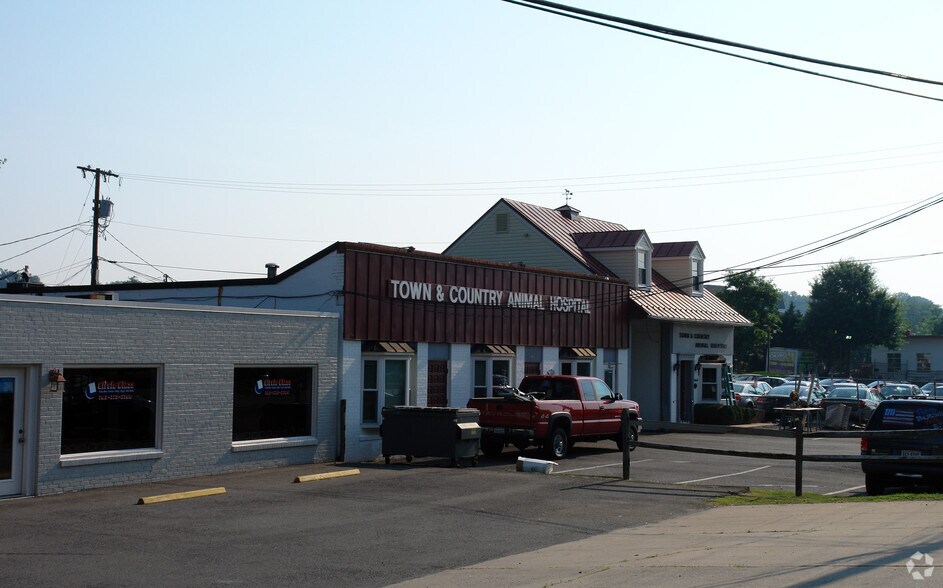 9780-9786 Fairfax Blvd, Fairfax, VA à louer - Photo de l’immeuble – Image 2 sur 6