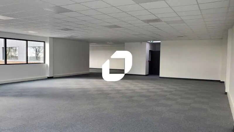 Bureau dans Viarmes à louer - Photo intérieure – Image 3 sur 4