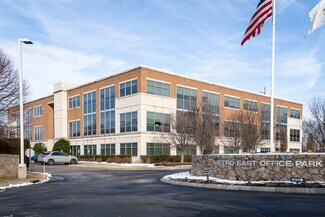 Plus de détails pour 117 Metro Center Blvd, Warwick, RI - Bureau à vendre