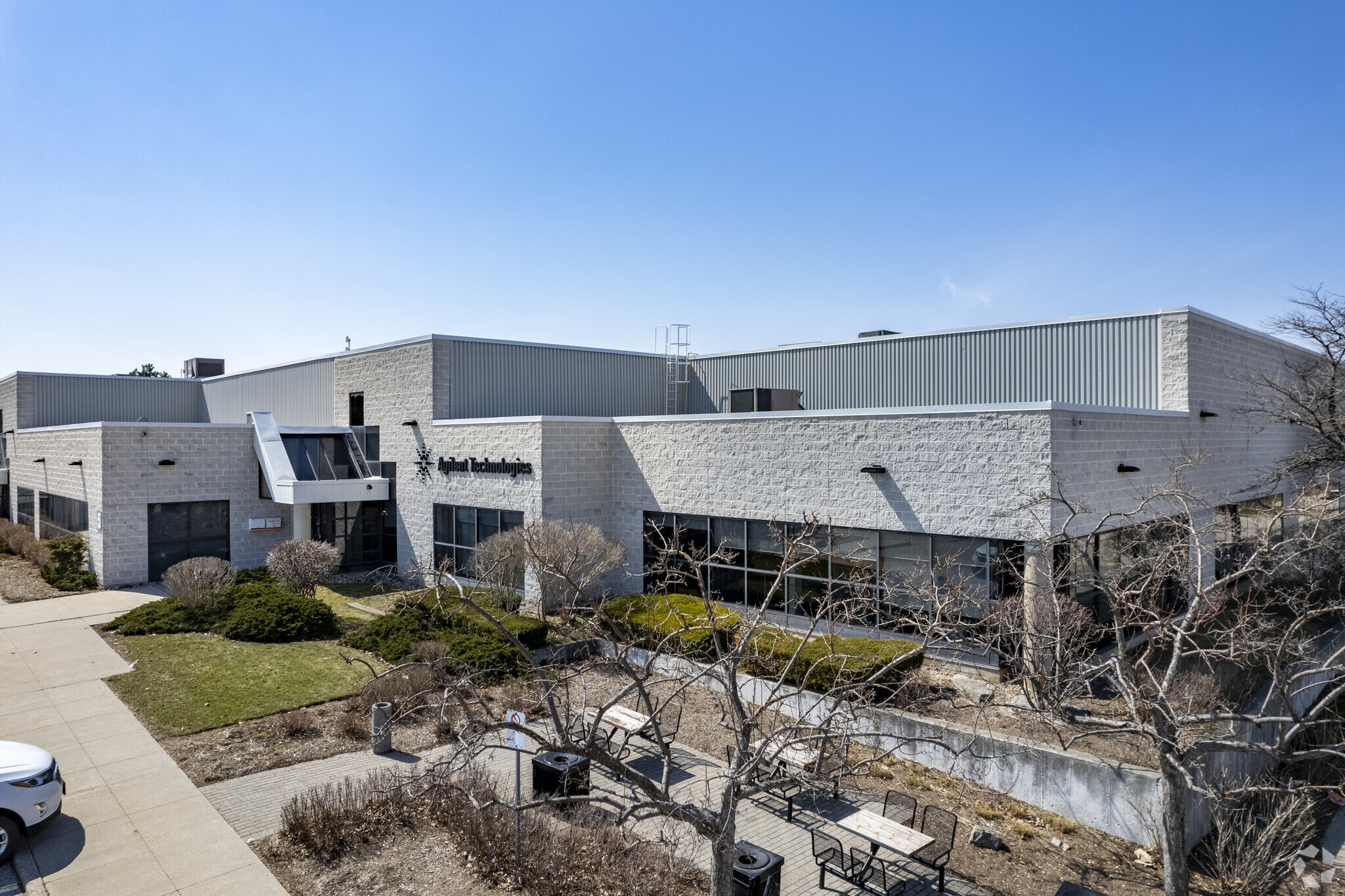 6705 Millcreek Dr, Mississauga, ON à louer Photo principale– Image 1 sur 6