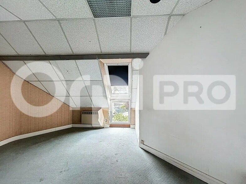 Bureau dans Clermont à louer - Photo de l’immeuble – Image 3 sur 3