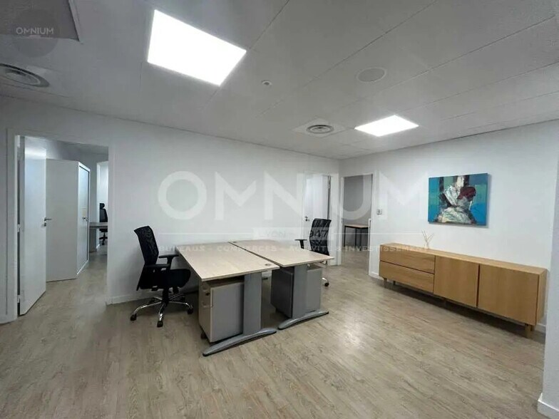 Bureau dans Charbonnières-les-Bains à louer - Photo de l’immeuble – Image 3 sur 5