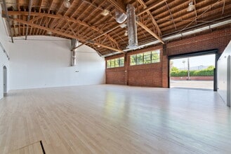 6121 Santa Monica Blvd, Los Angeles, CA à louer Photo intérieure– Image 2 sur 5