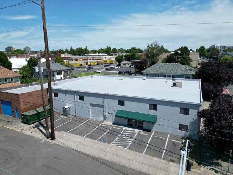 120 NE 9th Ave, Portland, OR à louer - Photo de l’immeuble – Image 2 sur 11