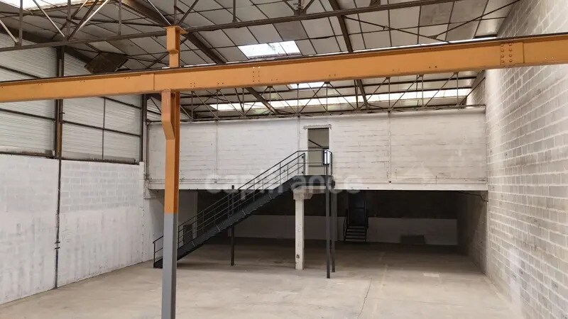 Local d'activités dans Caen à vendre - Photo de l’immeuble – Image 2 sur 5