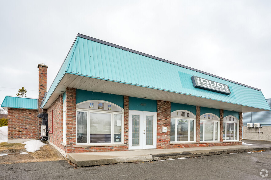 4475 Boul Guillaume-Couture, Lévis, QC à louer - Photo de l’immeuble – Image 2 sur 2