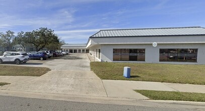13080 S Belcher Rd, Largo, FL à louer Photo de l’immeuble– Image 2 sur 9