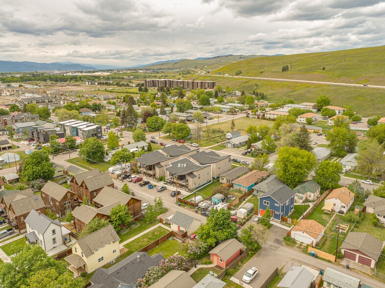 819 Charlo St, Missoula, MT à vendre - Photo principale – Image 1 sur 28