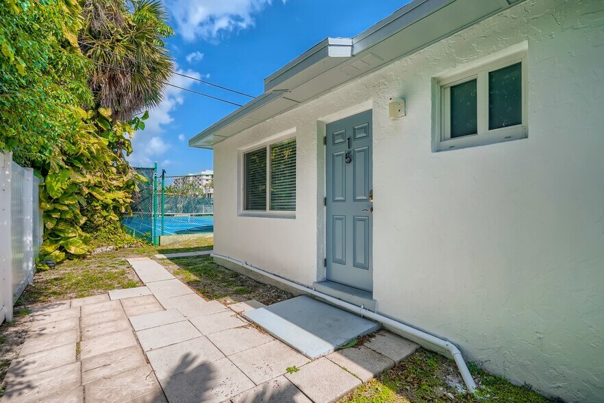 101-107 Tacoma Ln, West Palm Beach, FL à louer - Photo de l’immeuble – Image 3 sur 72