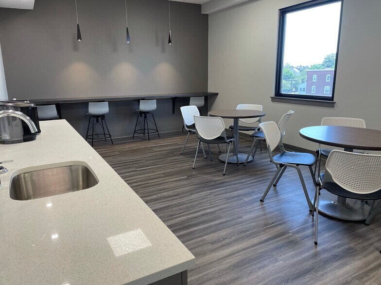 100 W Main St, Lansdale, PA à louer - Photo intérieure – Image 3 sur 6