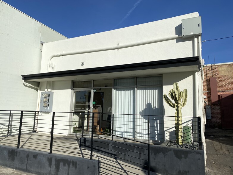 434 E Main St, Ventura, CA à louer - Photo de l’immeuble – Image 3 sur 27