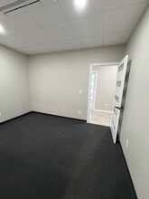 4801 District Blvd, Bakersfield, CA à louer Photo intérieure– Image 1 sur 4
