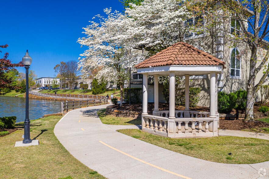 5212 Village Pky, Rogers, AR à louer - Photo principale – Image 1 sur 29