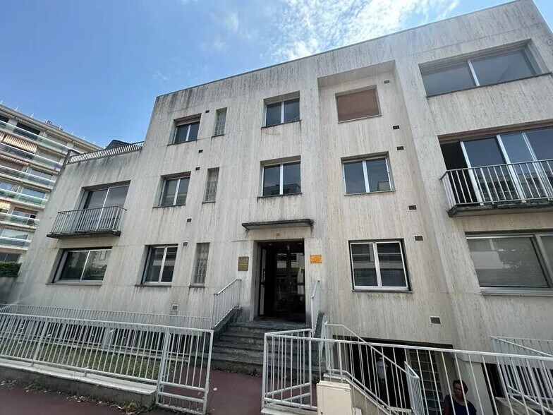 Bureau dans Limoges à louer - Photo de l’immeuble – Image 1 sur 7