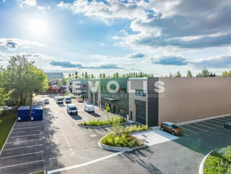 27 Avenue De La Baltique, Villebon-sur-Yvette à louer - Photo de l’immeuble – Image 1 sur 8