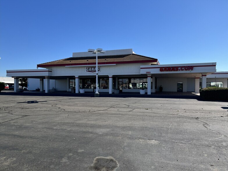 3190 Auto Center Cir, Stockton, CA à louer - Photo de l’immeuble – Image 3 sur 10