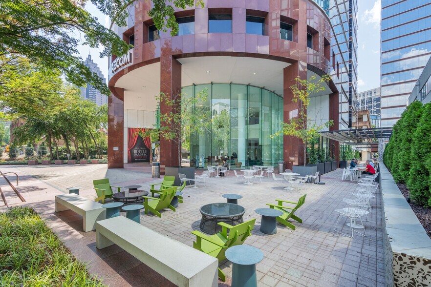 1360 Peachtree St NE, Atlanta, GA à louer - Photo de l’immeuble – Image 3 sur 33