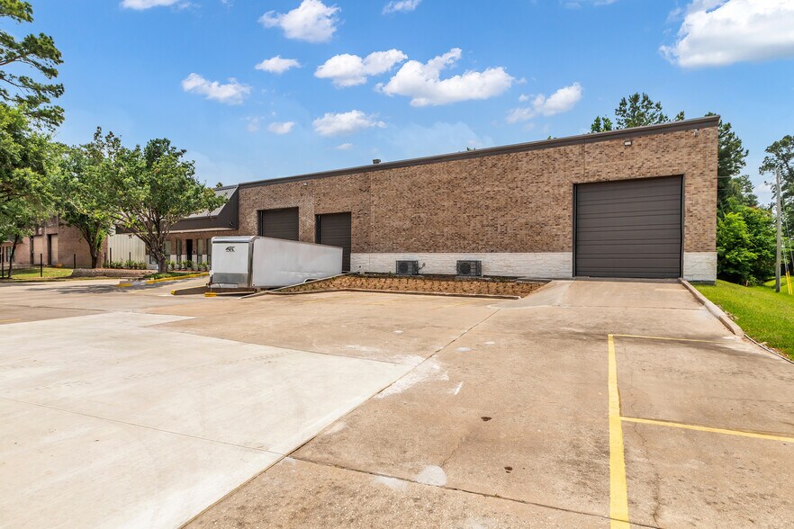 21755 Interstate 45, Spring, TX à louer - Photo de l’immeuble – Image 2 sur 34