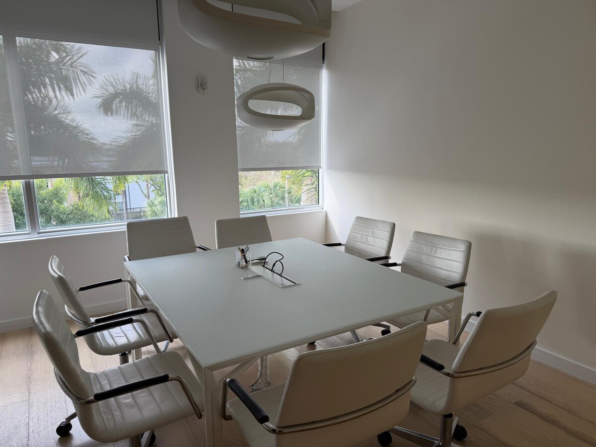 7950 NW 53rd St, Doral, FL 33166 - Lot 300 -  - Photo intérieure - Image 1 of 7