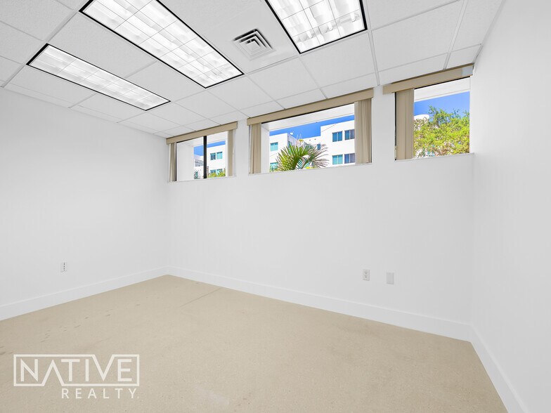 707 NE 3rd Ave, Fort Lauderdale, FL à louer - Photo de l’immeuble – Image 3 sur 57