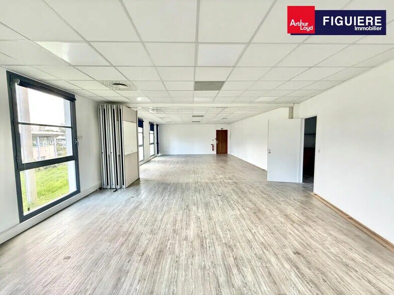 1330 Avenue Jean-René Guillibert Gautier De La Lauzière, Aix-en-Provence à louer - Photo de l’immeuble – Image 3 sur 9