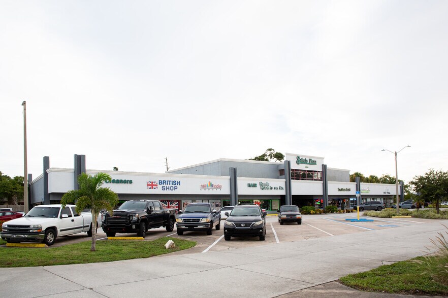 14100 Walsingham Rd, Largo, FL à louer - Photo de l’immeuble – Image 3 sur 6