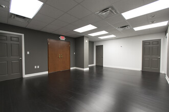 814 Ponce de Leon Blvd, Coral Gables, FL à louer Photo de l’immeuble– Image 1 sur 10