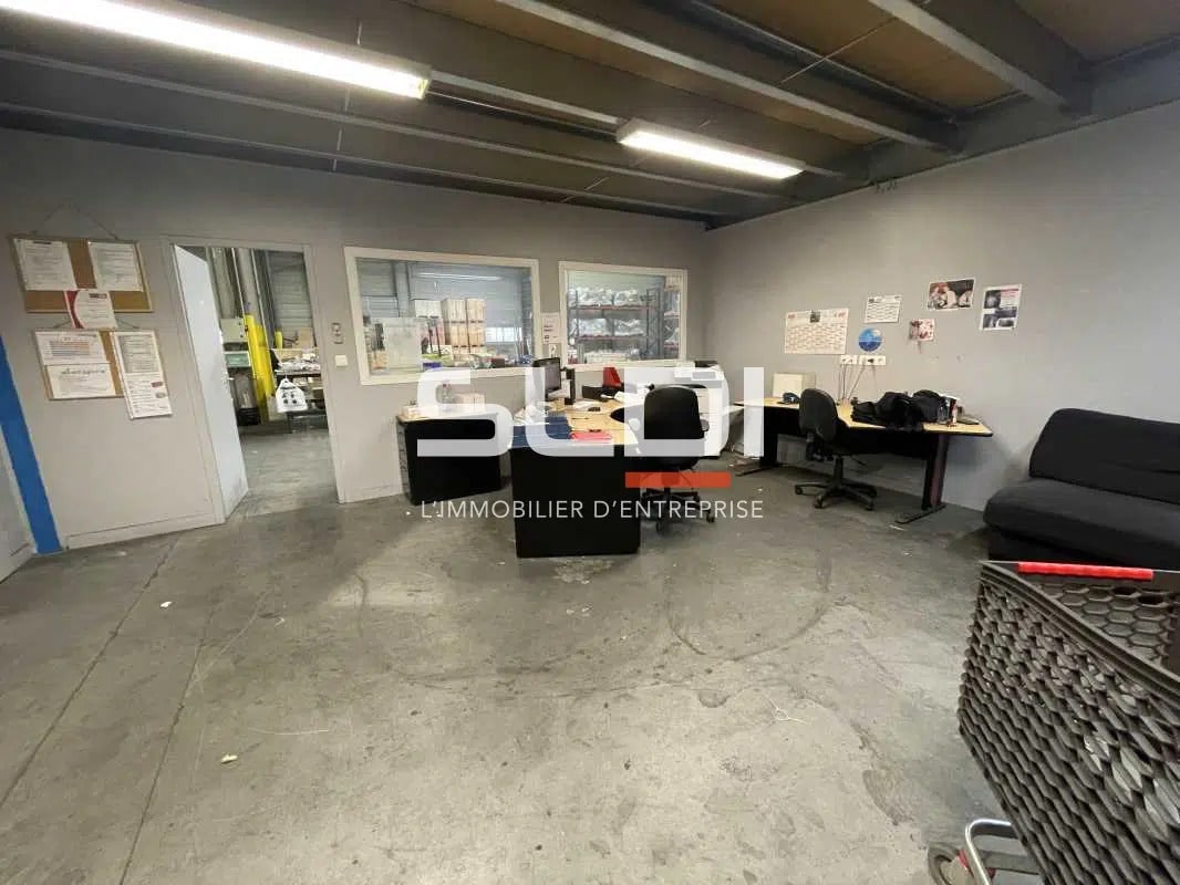 Bureau dans Genas à louer Photo de l’immeuble– Image 1 sur 10