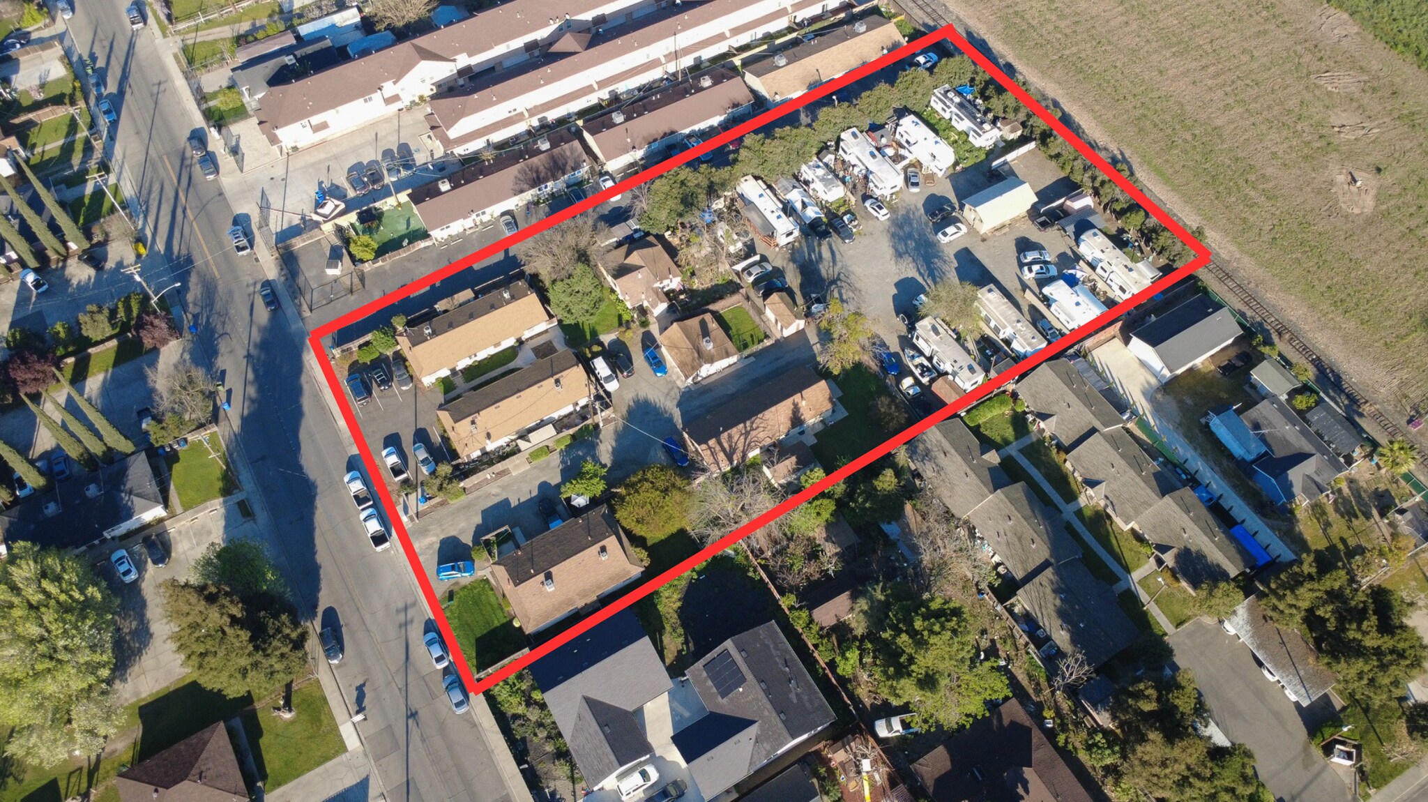 871 Vermont Ave, Turlock, CA à vendre Photo principale– Image 1 sur 16