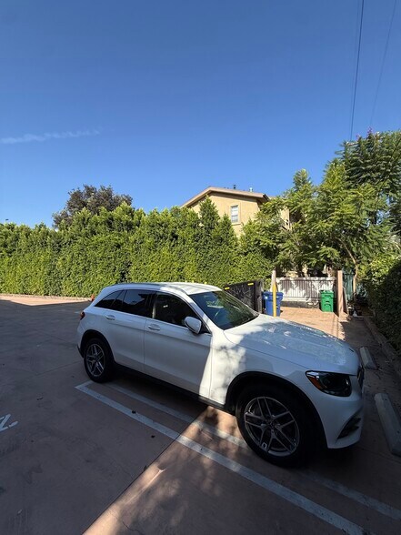 1344 E Broadway, Glendale, CA à vendre - Photo de l’immeuble – Image 3 sur 45