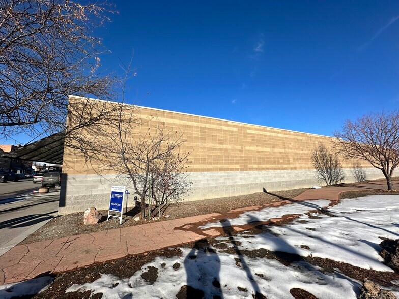 303 N Center Ave, Hardin, MT à vendre - Photo de l’immeuble – Image 3 sur 13