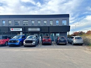 10216-10218 Centennial Dr, Fort McMurray, AB à louer Photo intérieure– Image 1 sur 16