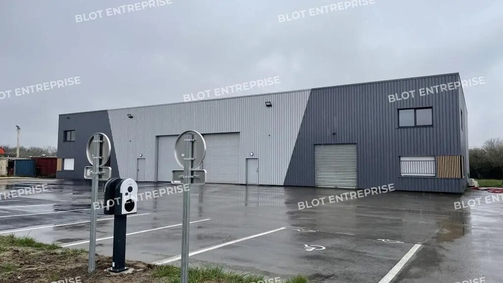 Bureau dans Montoir-de-Bretagne à louer - Photo de l’immeuble – Image 1 sur 7