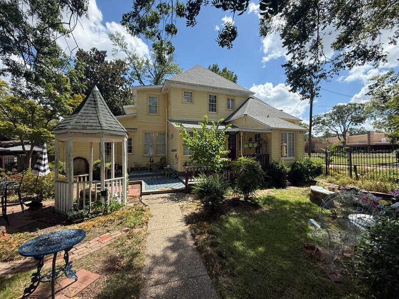 611 W Woldert St, Tyler, TX à vendre - Photo de l’immeuble – Image 3 sur 43