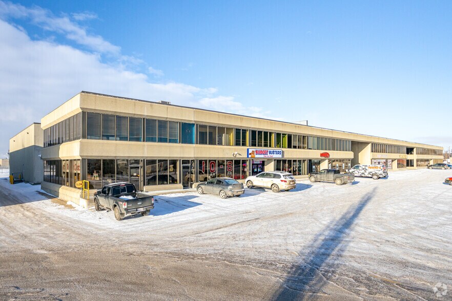 11224-11260 163rd St, Edmonton, AB à louer - Photo de l’immeuble – Image 1 sur 4