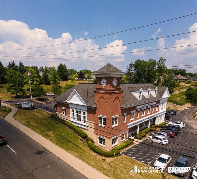 8747 Brecksville Rd, Brecksville, OH à vendre - Photo de l’immeuble – Image 2 sur 7