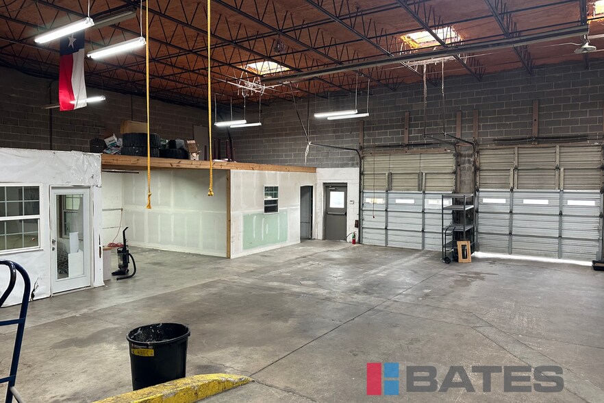 4802 Memphis St, Dallas, TX à louer - Photo de l’immeuble – Image 3 sur 6