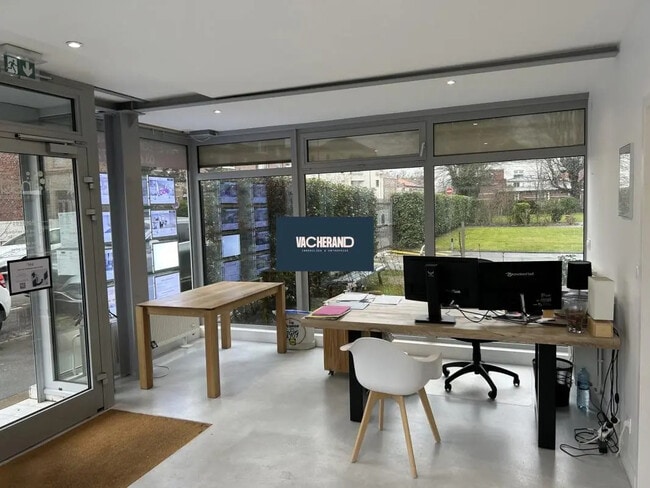 Plus de détails pour Local commercial à vendre