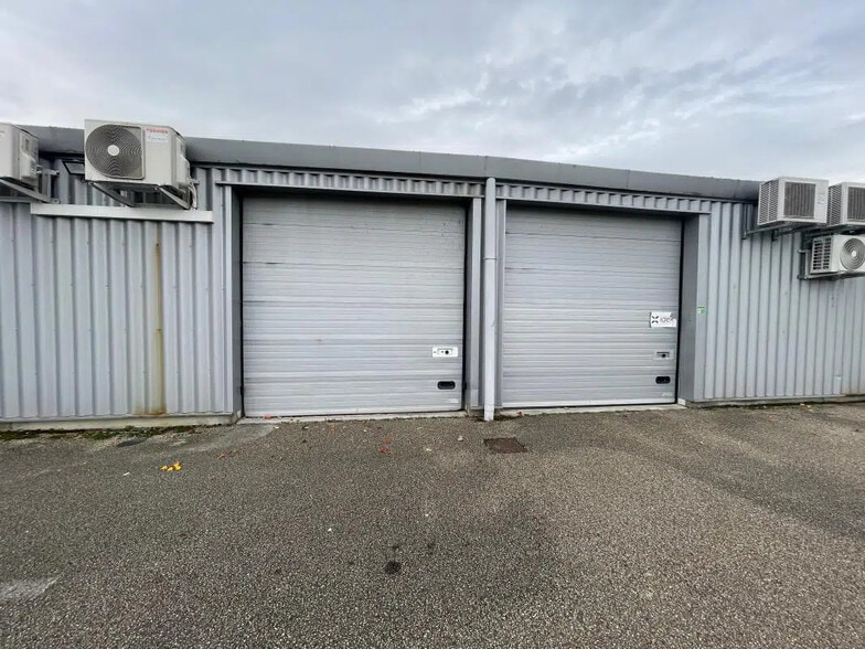 Industriel/Logistique dans Tossiat à louer - Photo de l’immeuble – Image 1 sur 9